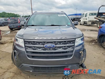 Piąte zdjęcie samochodu w środku: 2018 FORD EXPLORER XLT VIN:1FM5K8D85JGC83773 - miniatura