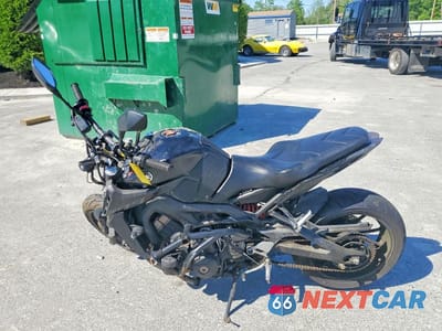 Trzecie zdjęcie samochodu z tyłu: 2019 YAMAHA MT09 VIN:JYARN53E8KA006215 - miniatura