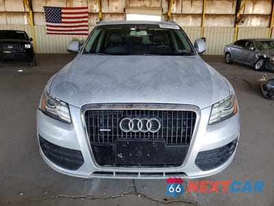 Piąte zdjęcie samochodu w środku: 2010 AUDI Q5 PREMIUM PLUS VIN:WA1LKBFP9AA087734 - miniatura