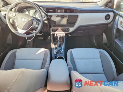 Zdjęcie 8 z 13 samochodu: 2018 TOYOTA COROLLA LE VIN:5YFBURHE8JP813207 - miniatura