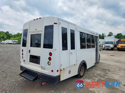 Czwarte zdjęcie samochodu z boku: 2016 FORD ECONOLINE E350 SUPER DUTY CUTAWAY VAN VIN:1FDEE3FS5GDC58241 - miniatura