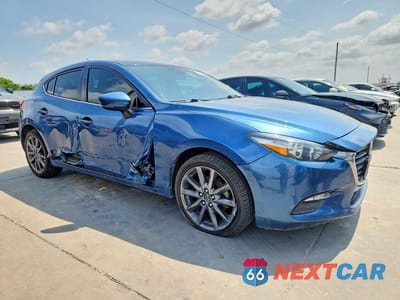Czwarte zdjęcie samochodu z boku: 2018 MAZDA 3 TOURING VIN:3MZBN1L34JM271578 - miniatura