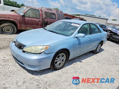 2006 TOYOTA CAMRY LE 4T1BE32K56U715525 - główne zdjęcie licytacji z USA - miniatura