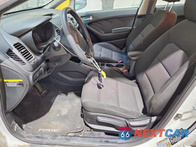 Zdjęcie 7 z 13 samochodu: 2018 KIA FORTE LX VIN:3KPFK4A79JE167442 - miniatura