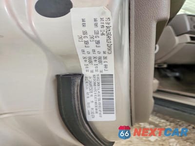 Zdjęcie 13 z 13 samochodu: 2007 JEEP COMMANDER VIN:1J8HG48P67C562705 - miniatura