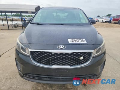 Piąte zdjęcie samochodu w środku: 2017 KIA SEDONA LX VIN:KNDMB5C1XH6337894 - miniatura