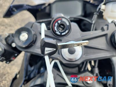 Zdjęcie 8 z 9 samochodu: 2026 KAWASAKI ZX636 K VIN:JKBZXJK12TA016252 - miniatura