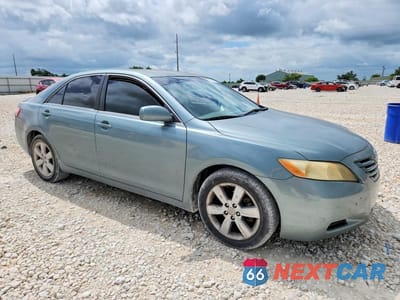 Czwarte zdjęcie samochodu z boku: 2008 TOYOTA CAMRY LE VIN:4T4BE46KX8R014651 - miniatura