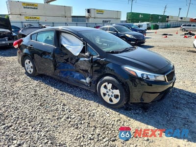 Czwarte zdjęcie samochodu z boku: 2017 KIA FORTE LX VIN:3KPFK4A78HE135897 - miniatura