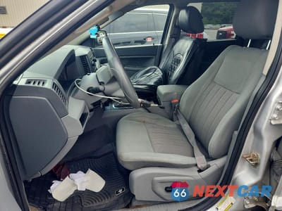 Zdjęcie 7 z 13 samochodu: 2005 JEEP GRAND CHEROKEE LAREDO VIN:1J4GR48K35C538077 - miniatura