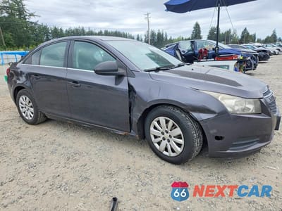 Czwarte zdjęcie samochodu z boku: 2011 CHEVROLET CRUZE LS VIN:1G1PC5SH5B7142840 - miniatura