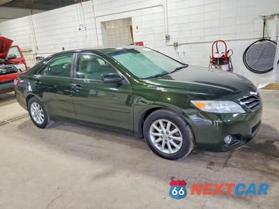 Czwarte zdjęcie samochodu z boku: 2010 TOYOTA CAMRY XLE VIN:4T4BF3EK9AR010959 - miniatura
