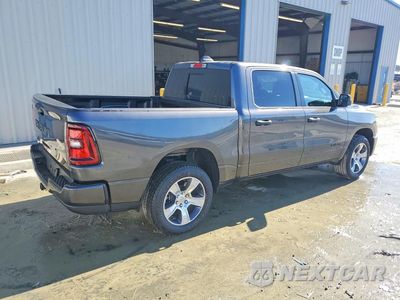 Trzecie zdjęcie samochodu z tyłu: 2026 RAM 1500 TRADESMAN VIN:1C6RREGG2TN281519 - miniatura