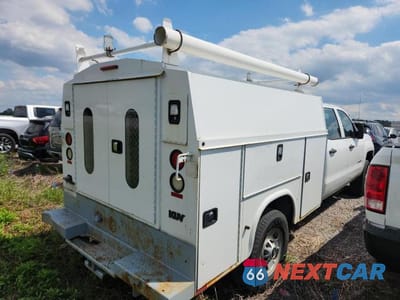 Trzecie zdjęcie samochodu z tyłu: 2015 CHEVROLET SILVERADO K2500 HEAVY DUTY VIN:1GB1KUE81FF122963 - miniatura