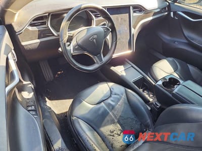 Zdjęcie 8 z 12 samochodu: 2013 TESLA MODEL S VIN:5YJSA1BG5DFP03896 - miniatura
