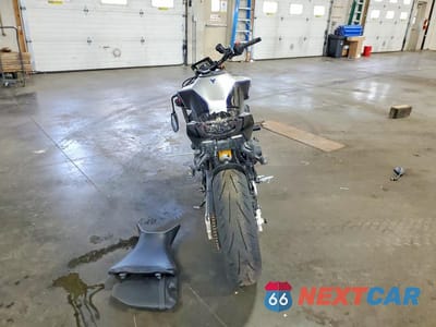 Czwarte zdjęcie samochodu z boku: 2025 YAMAHA MT09 SP VIN:JYARN95E6SA002555 - miniatura