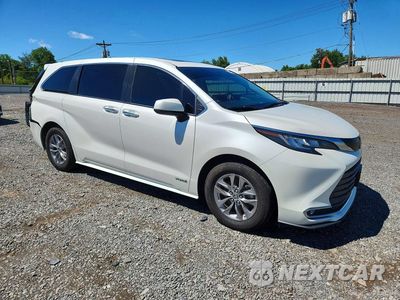 Czwarte zdjęcie samochodu z boku: 2021 TOYOTA SIENNA XLE VIN:5TDYSKFC7MS015933 - miniatura