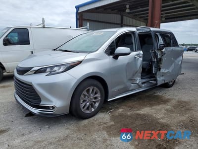 2021 TOYOTA SIENNA XLE 5TDYRKEC8MS055368 - główne zdjęcie licytacji z USA - miniatura