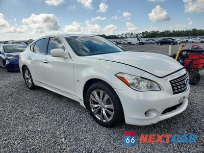 Czwarte zdjęcie samochodu z boku: 2014 INFINITI Q70 3.7 VIN:JN1BY1AP1EM260381 - miniatura