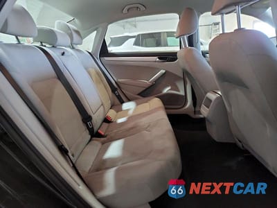 Zdjęcie 10 z 12 samochodu: 2016 VOLKSWAGEN PASSAT S VIN:1VWAS7A32GC051117 - miniatura
