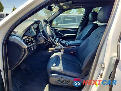 Zdjęcie 7 z 13 samochodu: 2018 BMW X5 SDRIVE35I VIN:5UXKR2C5XJ0X10069 - miniatura