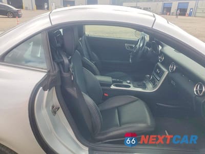 Zdjęcie 10 z 12 samochodu: 2013 MERCEDES-BENZ SLK 250 VIN:WDDPK4HA7DF069175 - miniatura