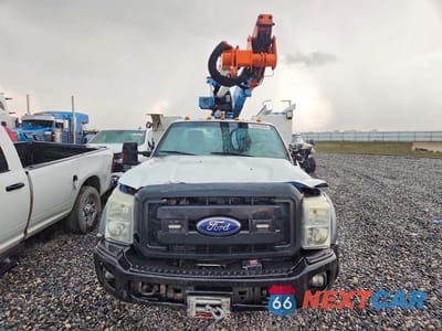 Piąte zdjęcie samochodu w środku: 2011 FORD F550 SUPER DUTY BUCKET TRUCK VIN:1FDUF5HT4BEC26412 - miniatura