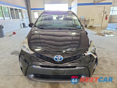 Piąte zdjęcie samochodu w środku: 2017 TOYOTA PRIUS V FOUR VIN:JTDZN3EU7HJ073149 - miniatura