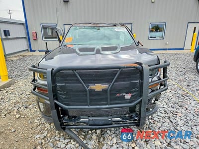 Piąte zdjęcie samochodu w środku: 2016 CHEVROLET SILVERADO K1500 LT VIN:1GCVKREC5GZ189967 - miniatura