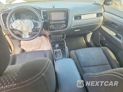 Zdjęcie 8 z 13 samochodu: 2018 MITSUBISHI OUTLANDER SE VIN:JA4AZ3A35JJ005253 - miniatura