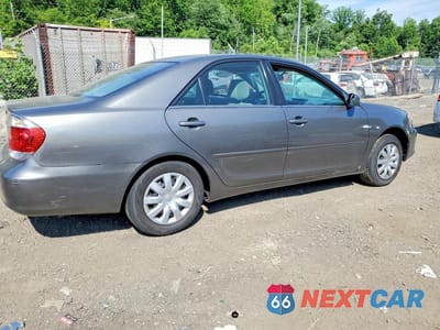 Trzecie zdjęcie samochodu z tyłu: 2005 TOYOTA CAMRY LE VIN:4T1BE30KX5U964145 - miniatura