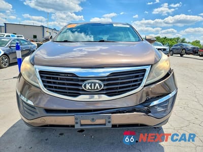 Piąte zdjęcie samochodu w środku: 2013 KIA SPORTAGE LX VIN:KNDPBCA21D7387729 - miniatura