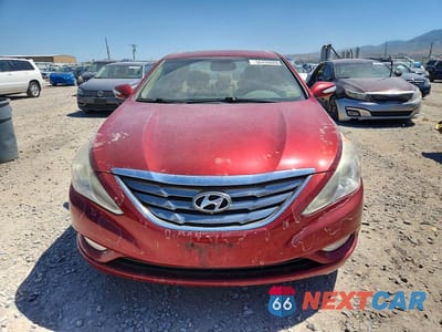 Piąte zdjęcie samochodu w środku: 2011 HYUNDAI SONATA VIN:5NPEC4AC5BH240809 - miniatura