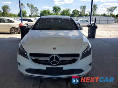 Piąte zdjęcie samochodu w środku: 2019 MERCEDES-BENZ CLA 250 VIN:WDDSJ4EB7KN707972 - miniatura