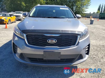 Piąte zdjęcie samochodu w środku: 2019 KIA SORENTO LX VIN:5XYPGDA30KG597223 - miniatura