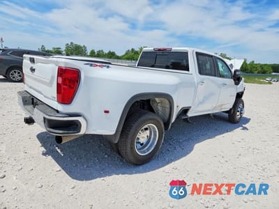 Trzecie zdjęcie samochodu z tyłu: 2024 CHEVROLET SILVERADO K3500 LTZ VIN:1GC4YUEY7RF196447 - miniatura