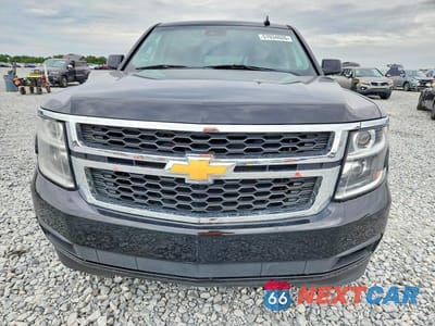 Piąte zdjęcie samochodu w środku: 2019 CHEVROLET SUBURBAN K1500 LT VIN:1GNSKHKC6KR284006 - miniatura