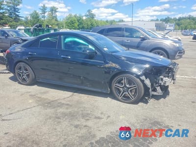 Czwarte zdjęcie samochodu z boku: 2022 MERCEDES-BENZ CLA AMG 35 4MATIC VIN:W1K5J5BB4NN260271 - miniatura