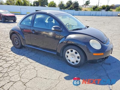 Czwarte zdjęcie samochodu z boku: 2010 VOLKSWAGEN NEW BEETLE VIN:3VWPG3AG2AM015912 - miniatura