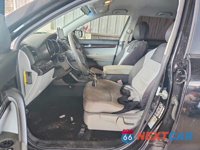 Zdjęcie 7 z 13 samochodu: 2013 KIA SORENTO LX VIN:5XYKT4A28DG311487 - miniatura