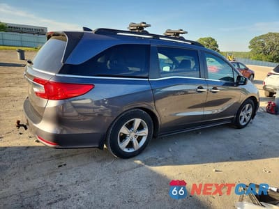 Trzecie zdjęcie samochodu z tyłu: 2018 HONDA ODYSSEY EXL VIN:5FNRL6H72JB029666 - miniatura