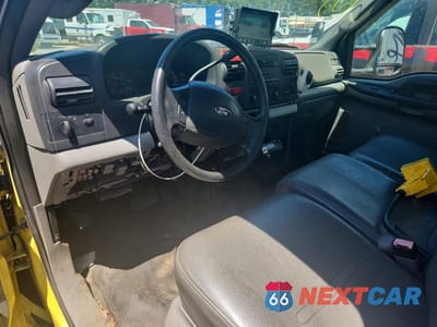 Zdjęcie 8 z 13 samochodu: 2006 FORD F550 SUPER DUTY VIN:1FDAF56PX6EB80017 - miniatura
