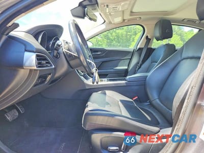 Zdjęcie 7 z 12 samochodu: 2019 JAGUAR XE PREMIUM VIN:SAJAJ4FX1KCP50927 - miniatura