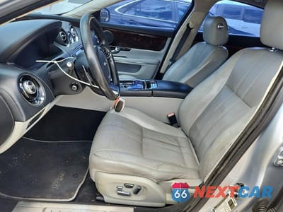 Zdjęcie 7 z 13 samochodu: 2011 JAGUAR XJ VIN:SAJWA1CB7BLV21746 - miniatura