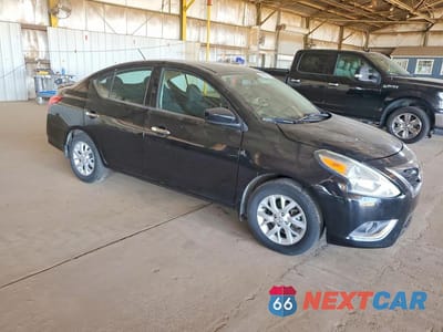 Czwarte zdjęcie samochodu z boku: 2017 NISSAN VERSA 1.6 S VIN:3N1CN7AP5HL803150 - miniatura