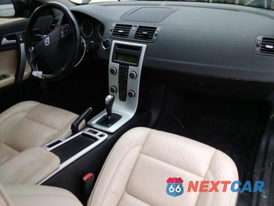 Zdjęcie 8 z 13 samochodu: 2011 VOLVO C70 T5 VIN:YV1672MCXBJ109594 - miniatura