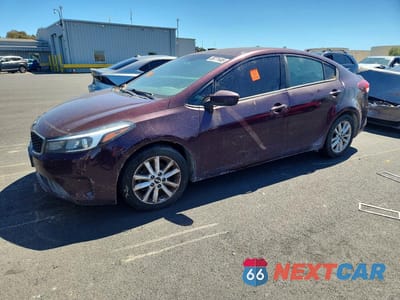 2017 KIA FORTE LX 3KPFL4A75HE147003 - główne zdjęcie licytacji z USA - miniatura