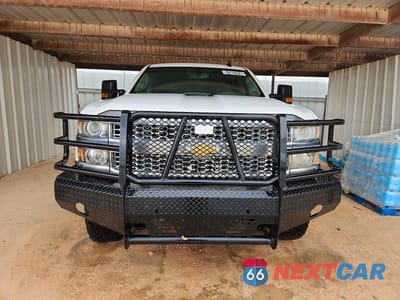 Piąte zdjęcie samochodu w środku: 2019 CHEVROLET SILVERADO K2500 HEAVY DUTY VIN:2GC2KREG2K1165536 - miniatura