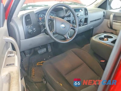 Zdjęcie 8 z 12 samochodu: 2010 CHEVROLET SILVERADO C1500 VIN:1GCPCPEX2AZ266881 - miniatura