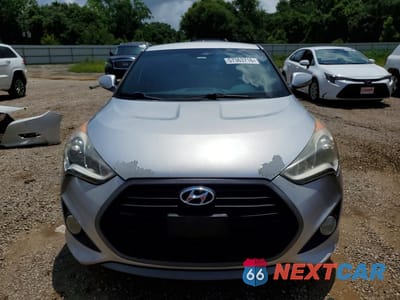 Piąte zdjęcie samochodu w środku: 2016 HYUNDAI VELOSTER TURBO VIN:KMHTC6AE5GU263455 - miniatura